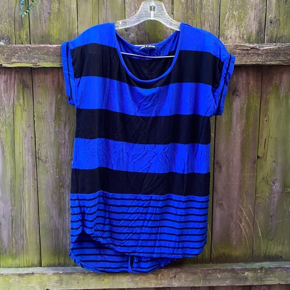 Cable & Guage striped top sz. L